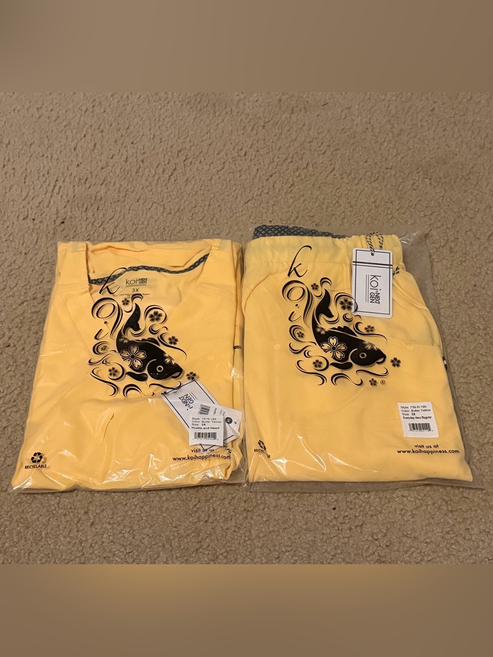 Koi Scrub Set - Picture 2 of 4